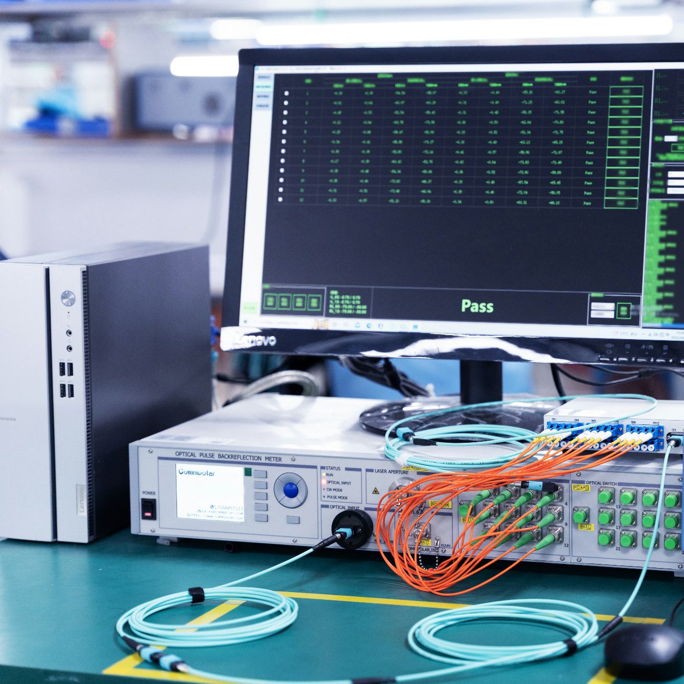 Messtechnik & Automatisierung – IT/OT-Security Messplatz mit Testequipment und Messkabeln – IT/OT-Security für Messtechnik und Automatisierung